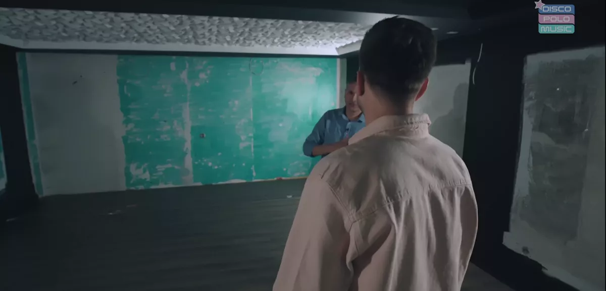 Co skrywa WIELKA posiadłość znanego muzyka disco polo? Robert Sasinowski Skaner pokazuje wnętrze swojego domu! 